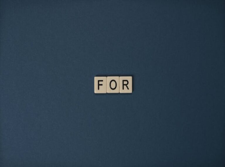 blurry girl mirror selfie aesthetic