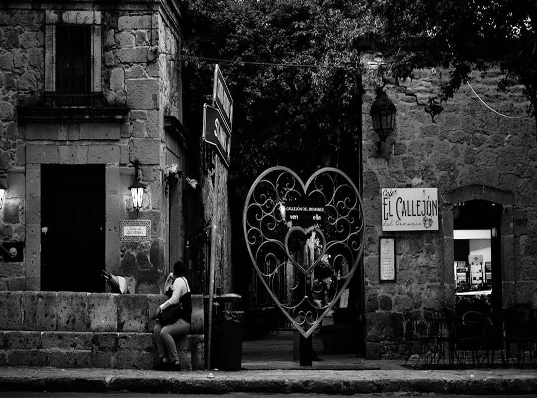 El Misterio Revelado: El Significado del 'Perreo que no es Visible'